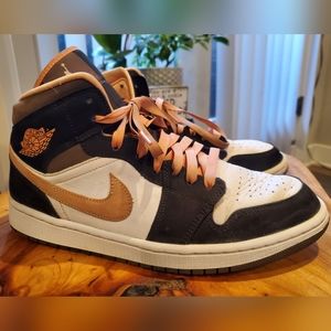 Women's Nike Air Jordan 1 Mid SE Peach Mocha DH0210-100 Size 10 LIMITED EDITION!